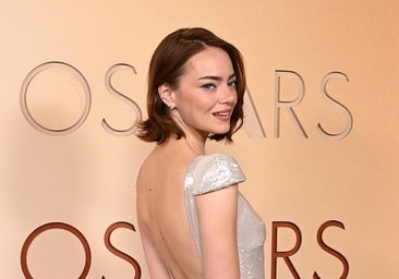Emma Stone deslumbra en los Oscar con un vestido muy sofisticado de Louis Vuitton